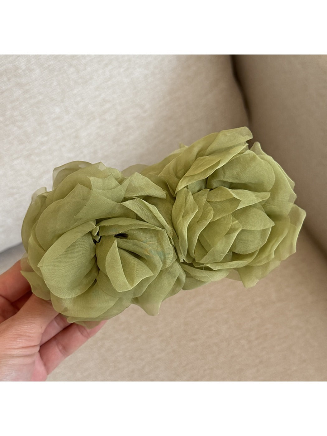 Beau - Elegant Rose Shaped Banana Clip