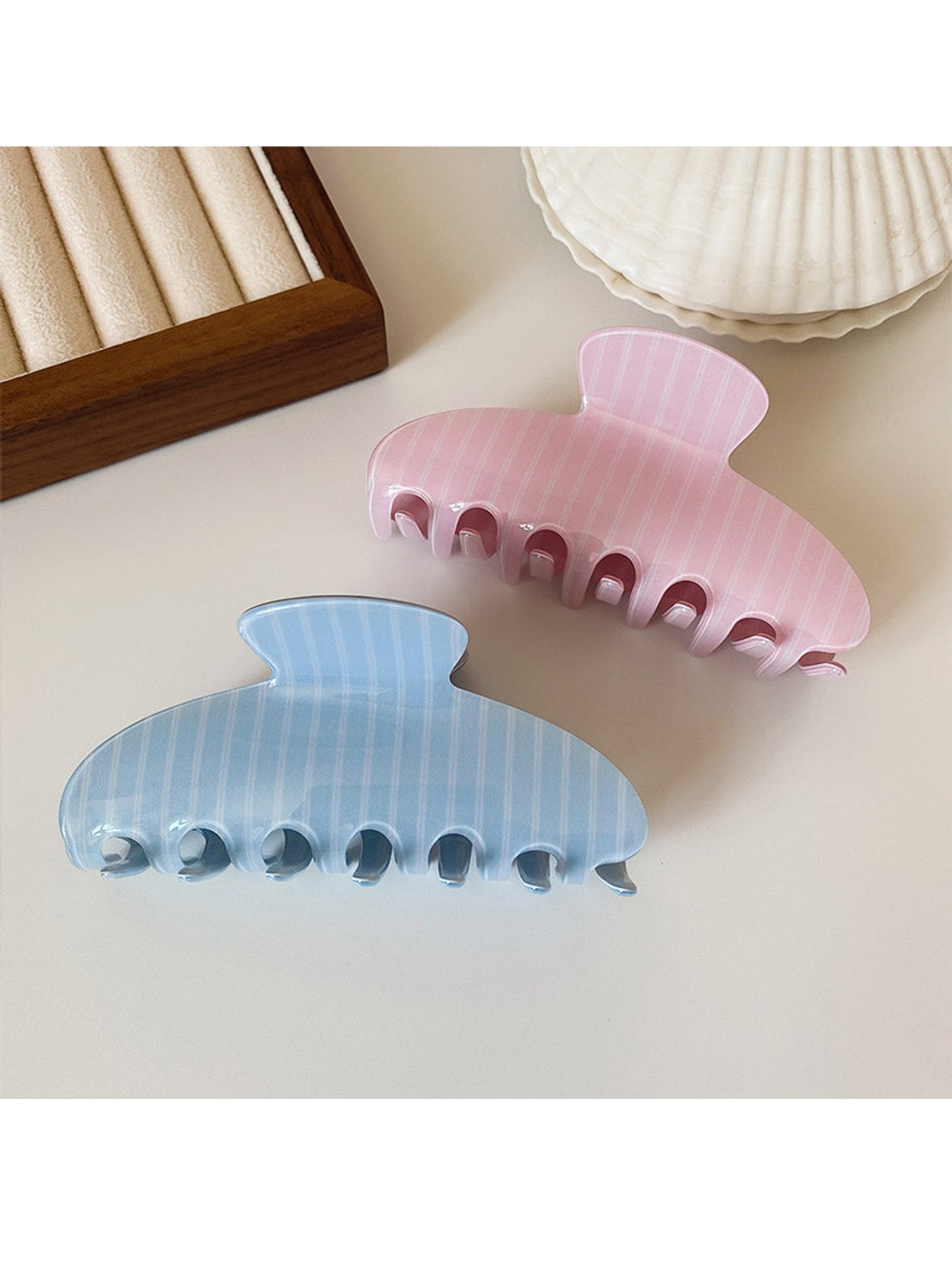 Beau - Geometric Striped Curved Hair Styling Claw Clip