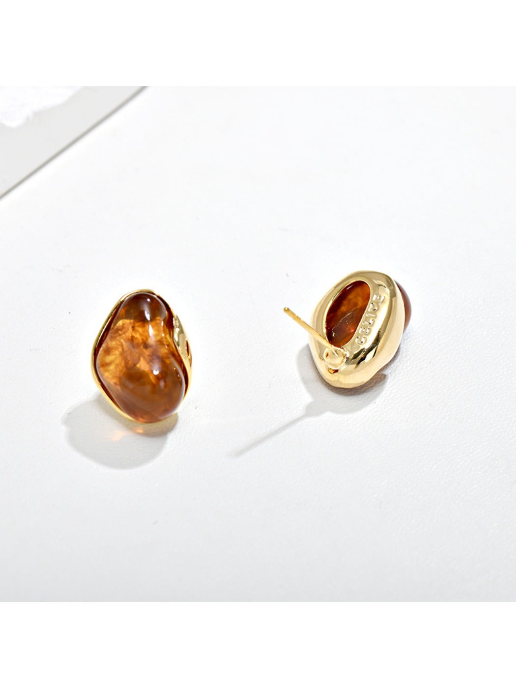 Earedge - Ombre Cloud Vintage Button Earrings