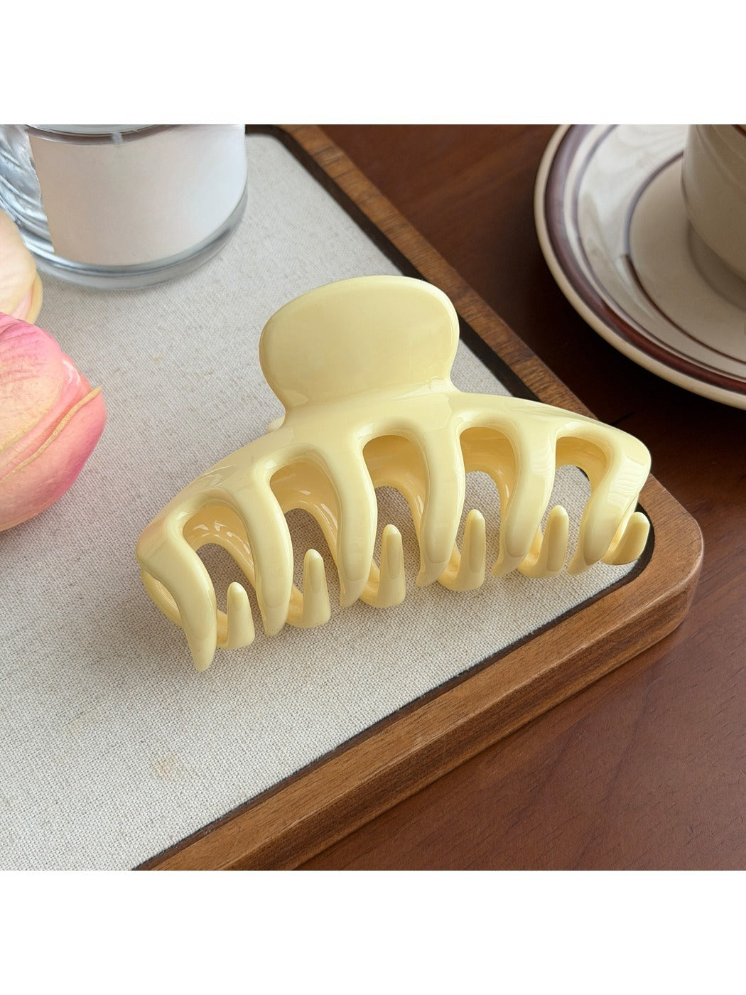 Beau - Glossy Geometric Claw Clip