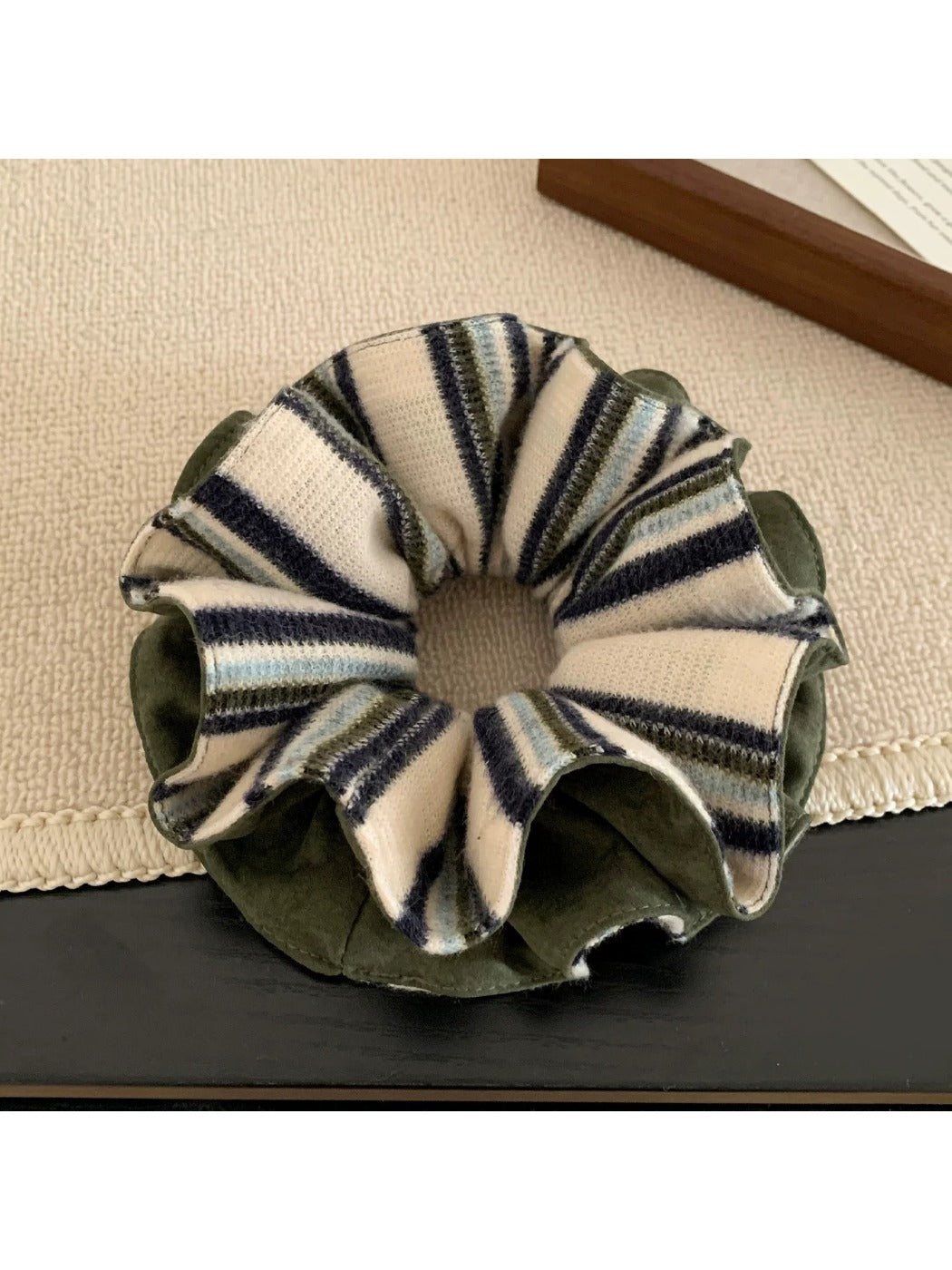 Gifty - Elegant Striped Voluminous Scrunchie