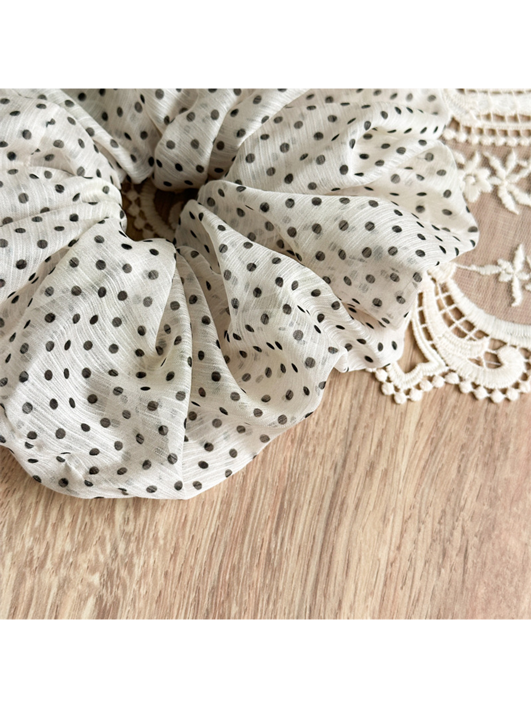 Gifty - Polka Dot High Stretch Scrunchie