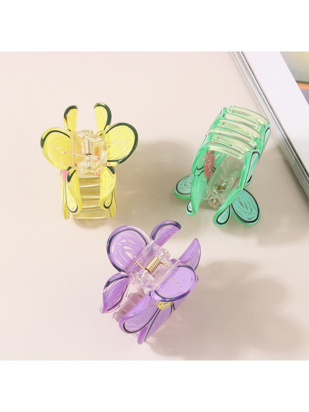Beau - Flower-Shaped Claw Clip