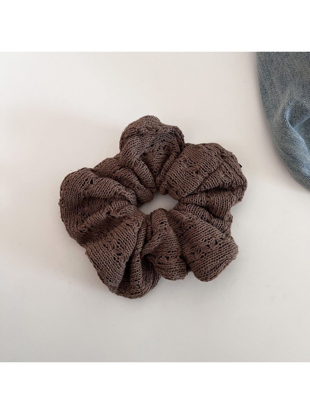 Gifty - Chic Minimalist Knit Scrunchie