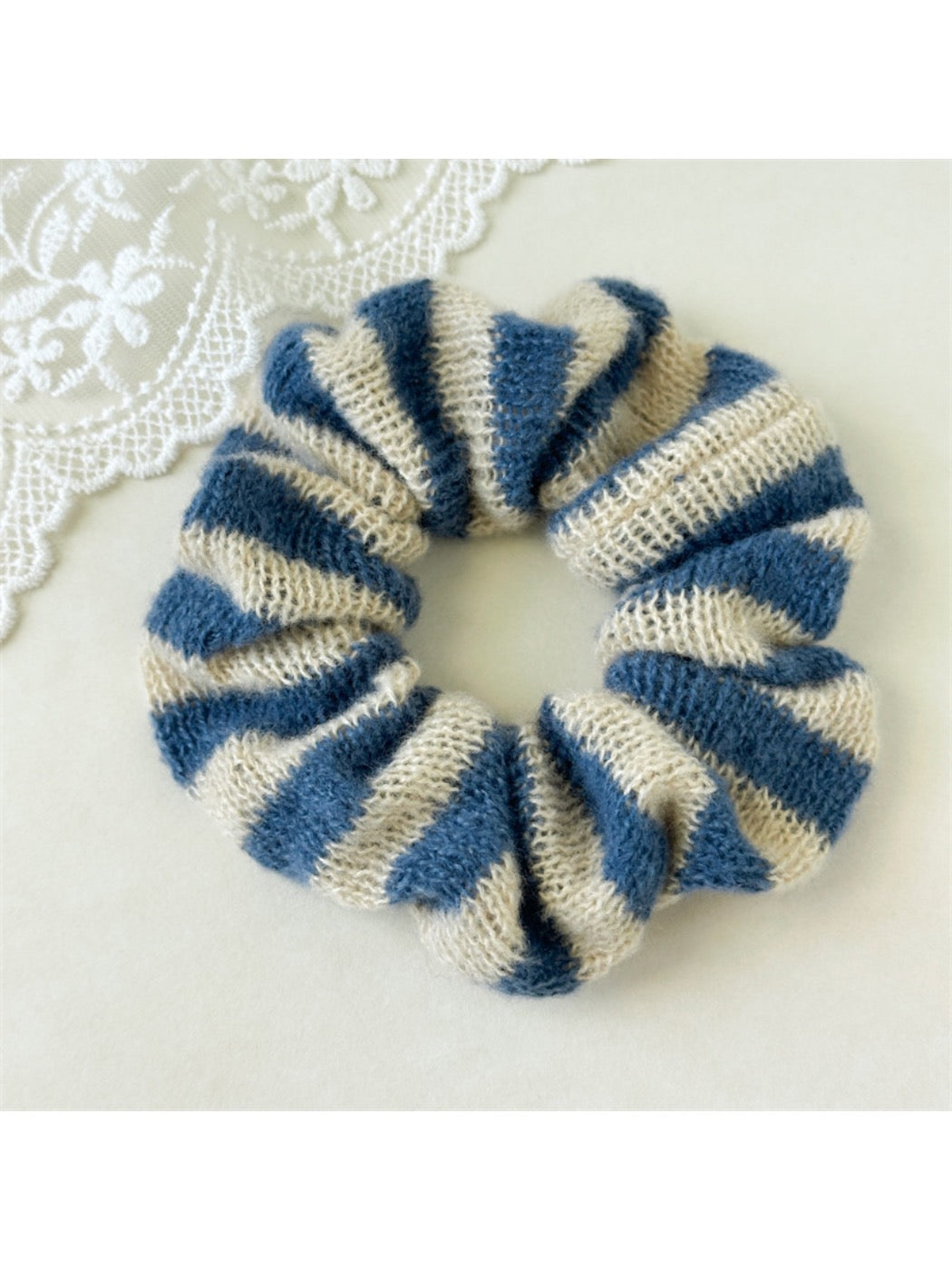 Gifty - Knitted Striped Scrunchie Hair Tie
