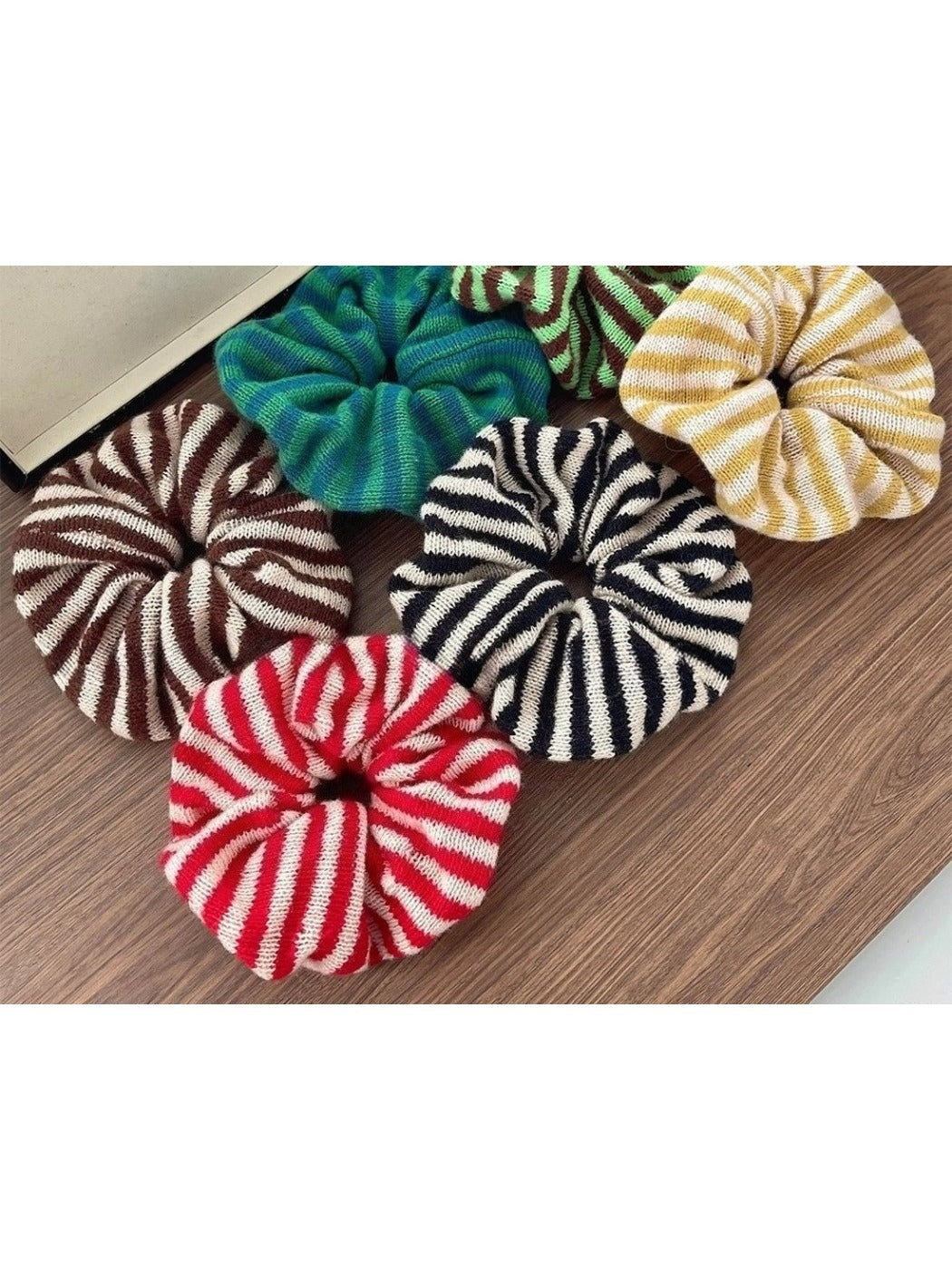 Gifty - Knitted Striped Hair Scrunchie