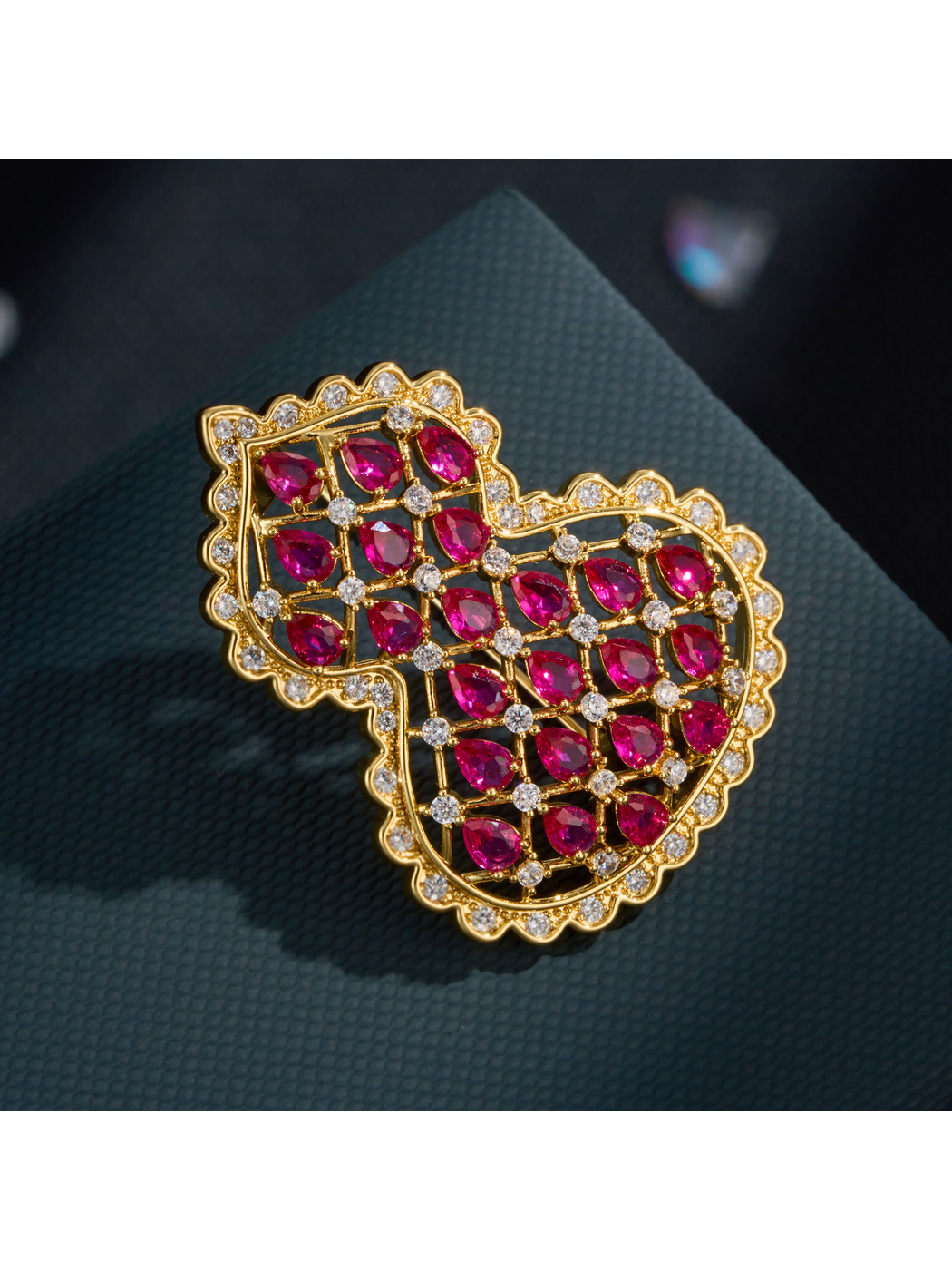 Brovia - Vintage Gourd Shape Openwork Brooch