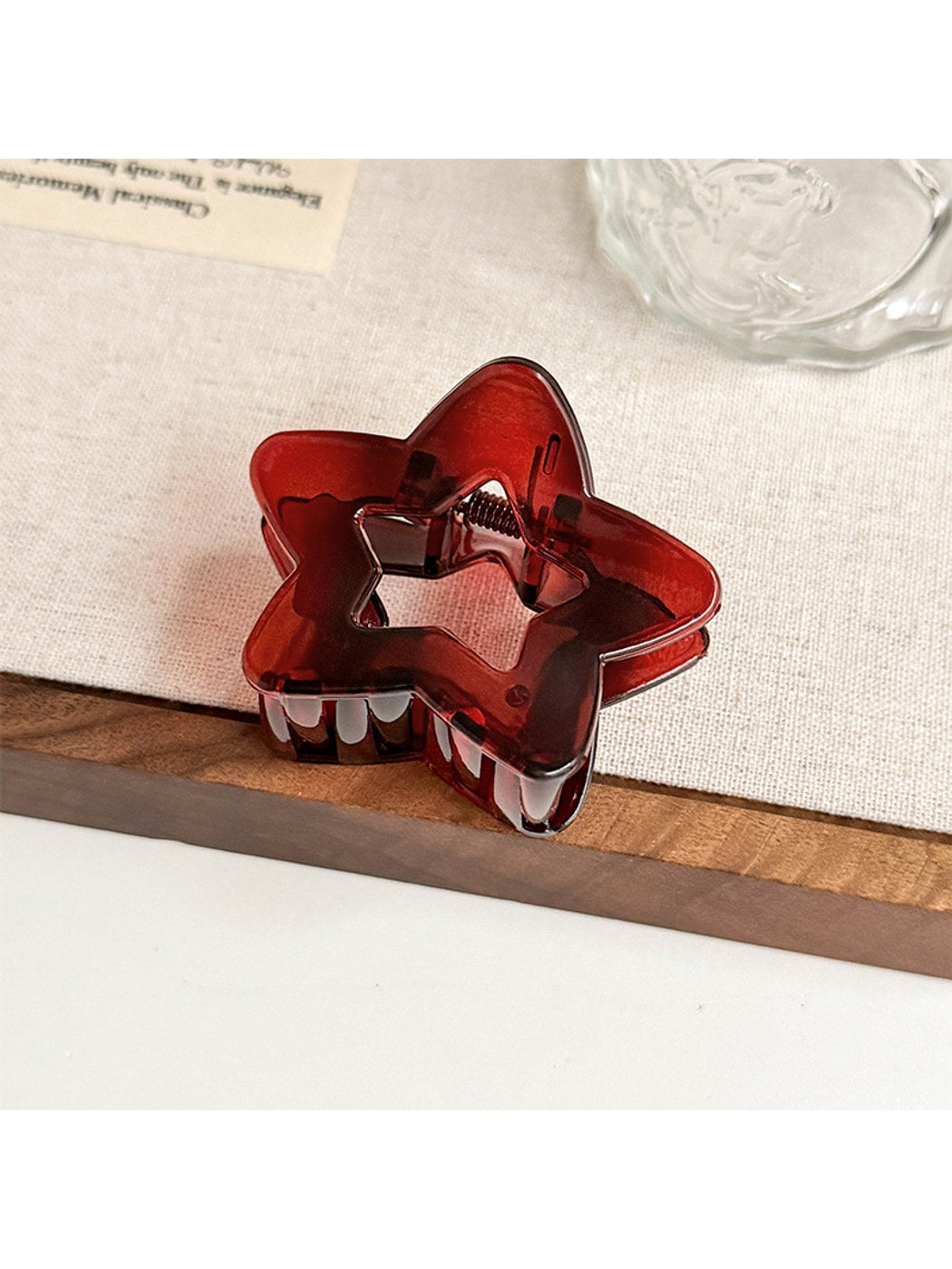 Beau - Glossy Hollow Star Plastic Alloy Claw Clip