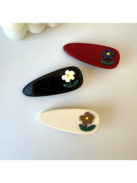 Beau - Floral Oval Hair Clip