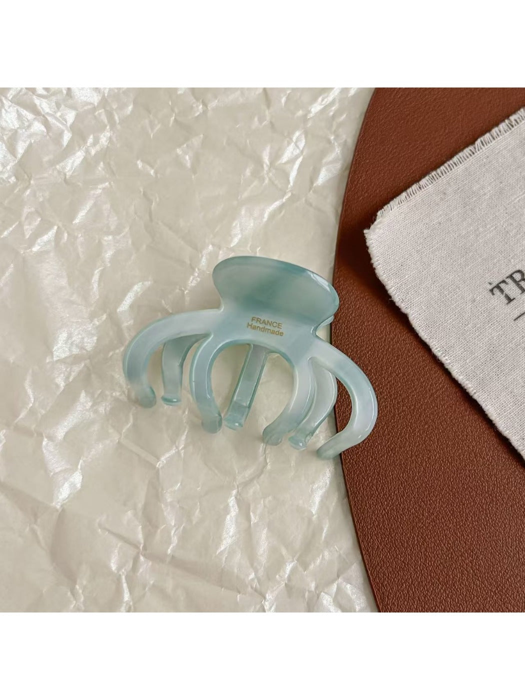 Beau - Minimalist Style Claw Clip