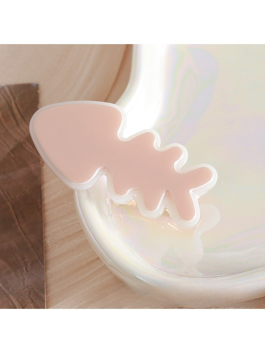 Beau - Fishbone-Shaped Hair Clip