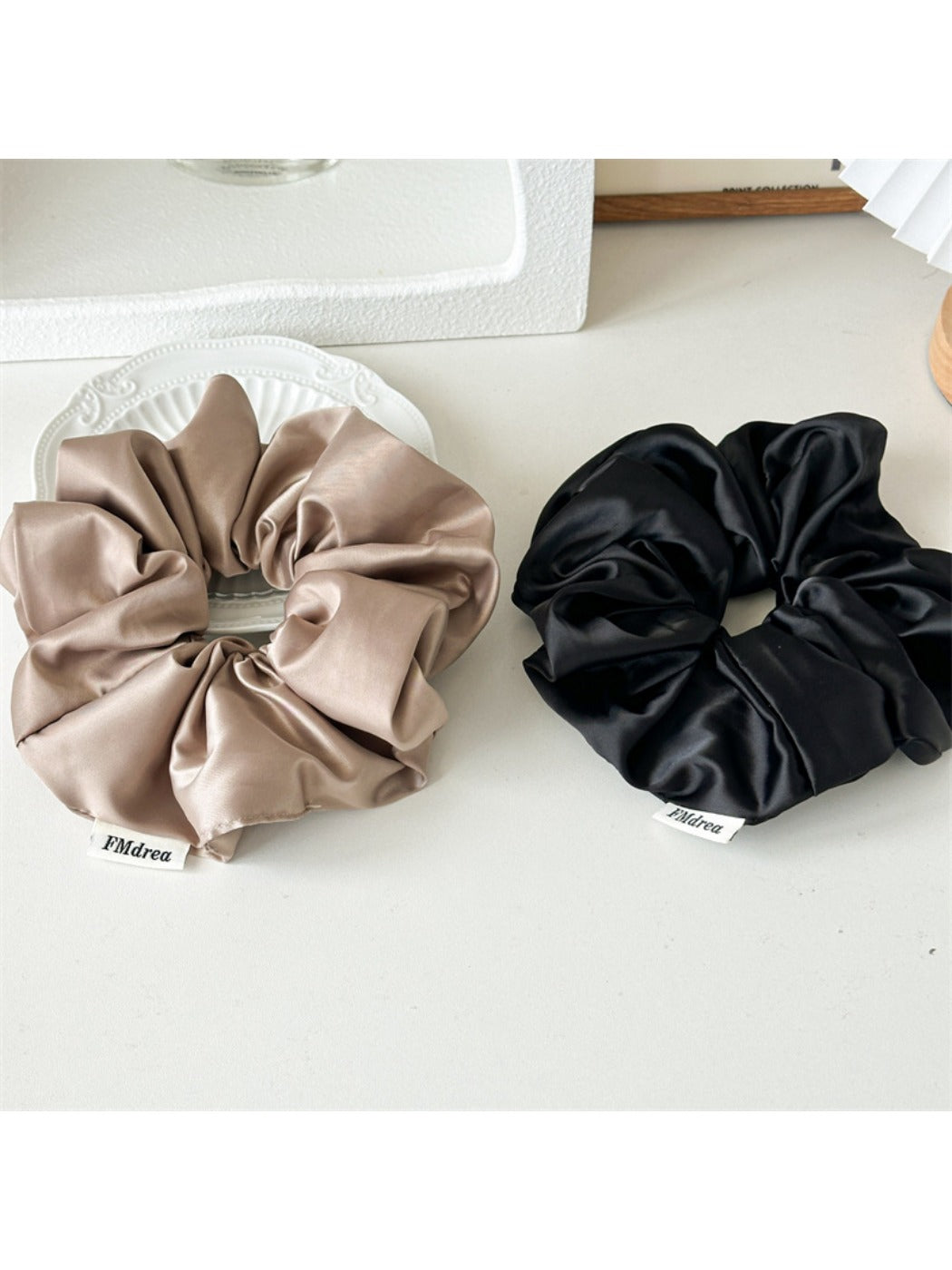 Gifty - Elegant Satin Hair Scrunchie