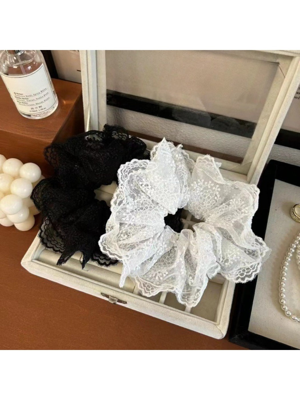 Gifty - Vintage Lace-Embellished Scrunchie