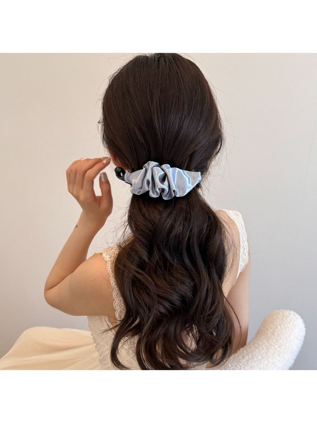 Beau - Polyester Blend Pleated Banana Clip