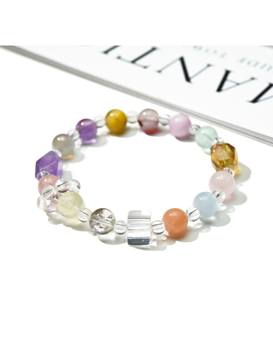 Lovra - Crystal Beaded Geometric Round Bracelet