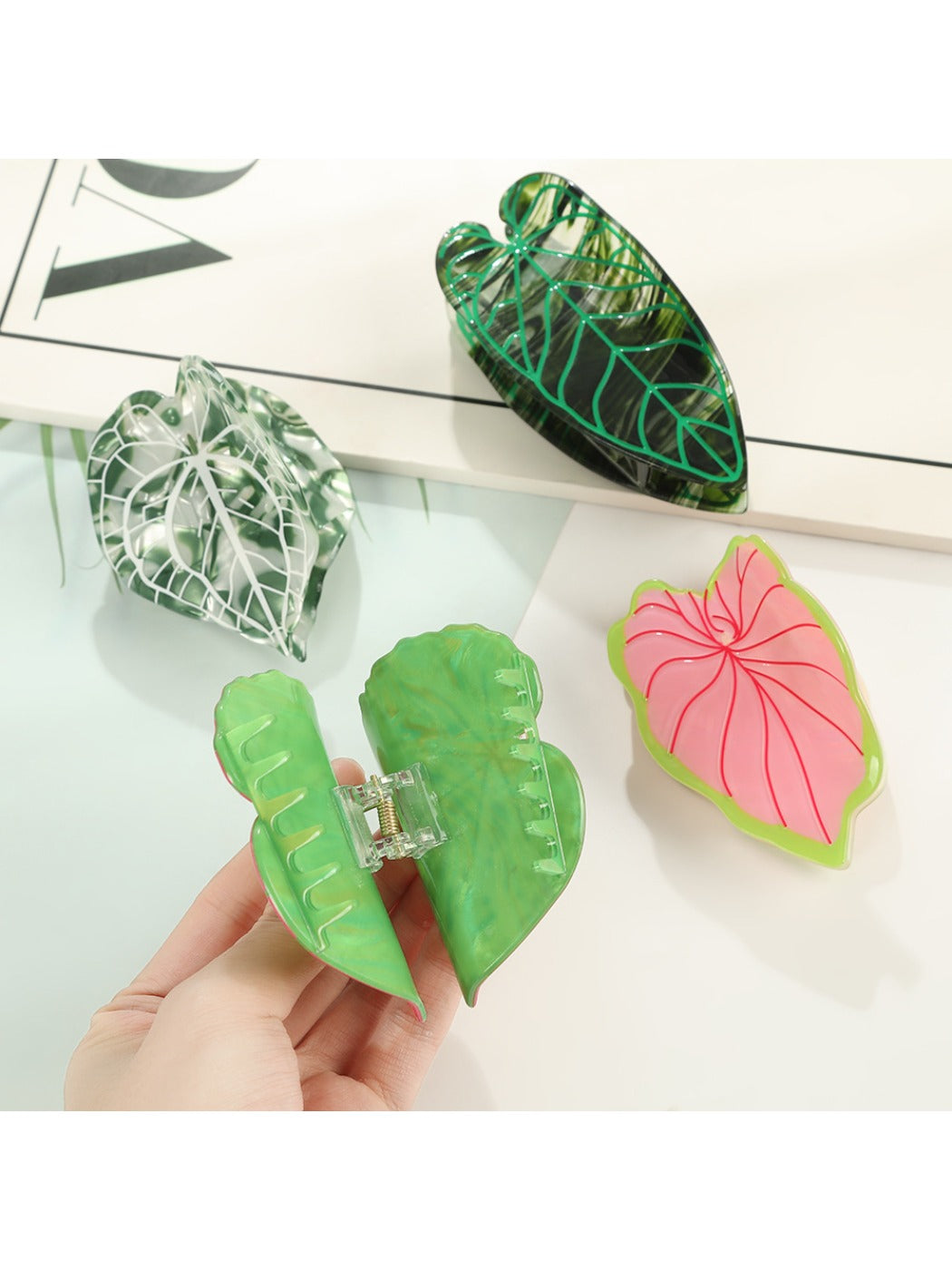 Beau - Plant Shaped Acetate Hair Clip