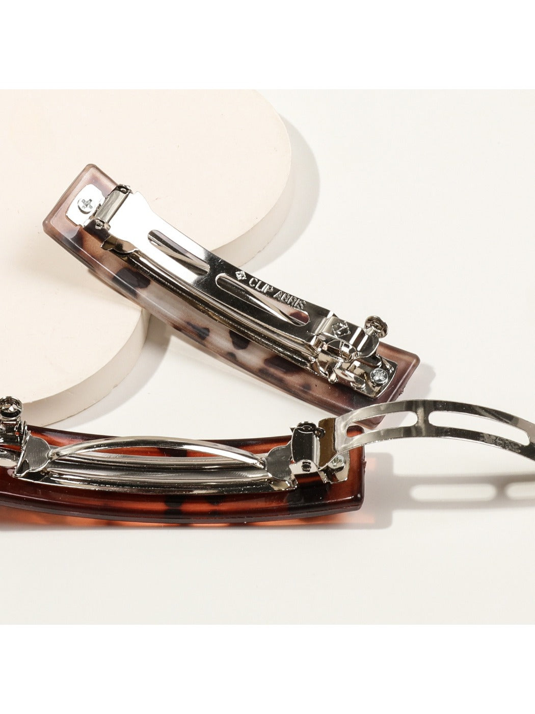 Beau - Retro Leopard Print Hair Clip
