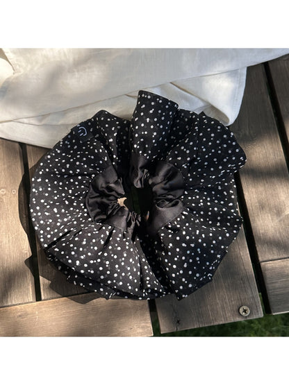 Gifty - Polka Dot Scrunchie Hair Tie