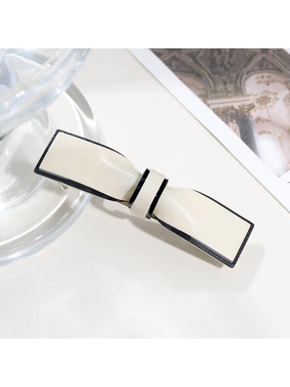 Beau - Plastic and Alloy Bow Design Top Hair Clip