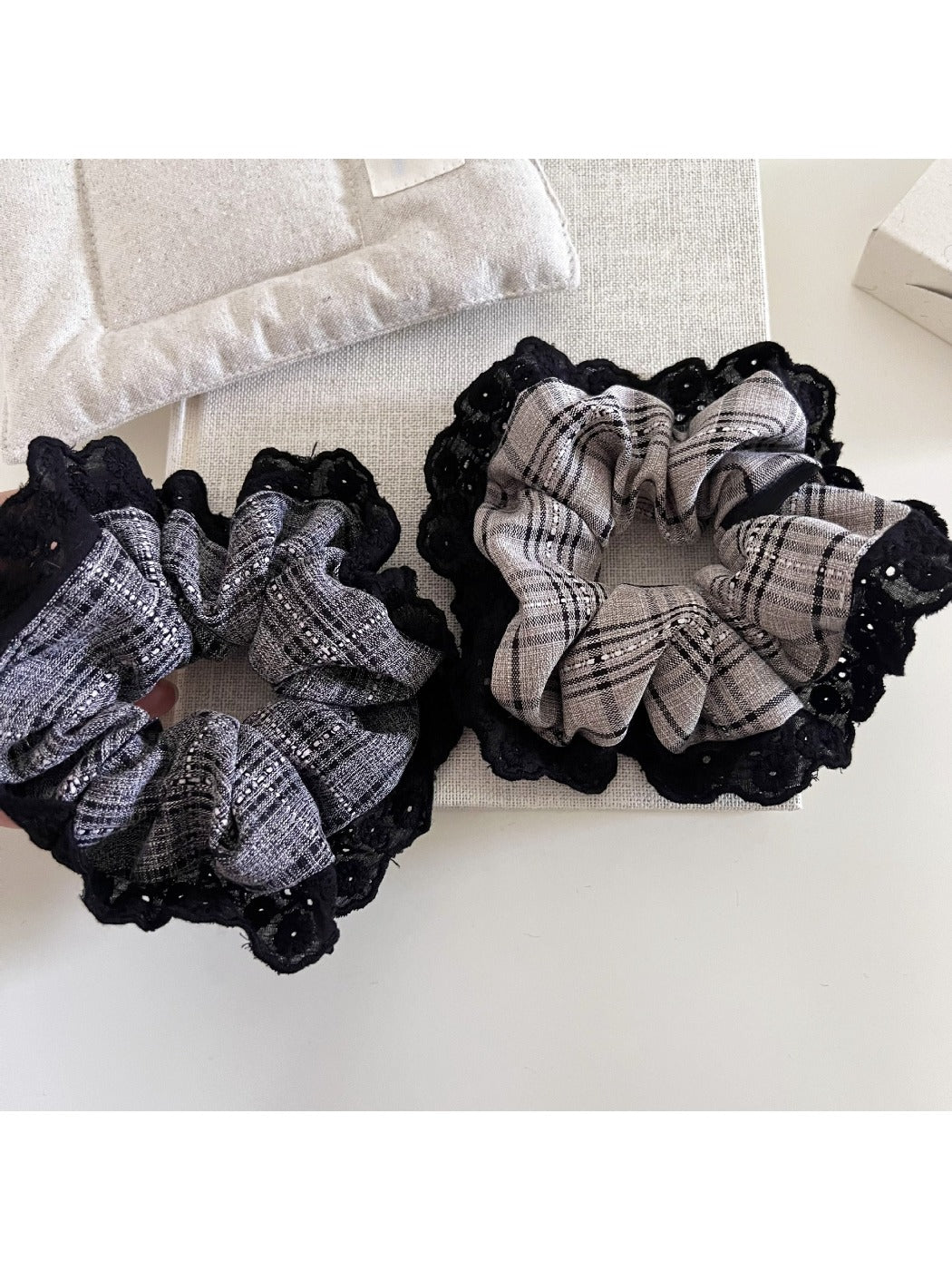 Gifty - Plaid Lace Trim Scrunchie Hair Tie