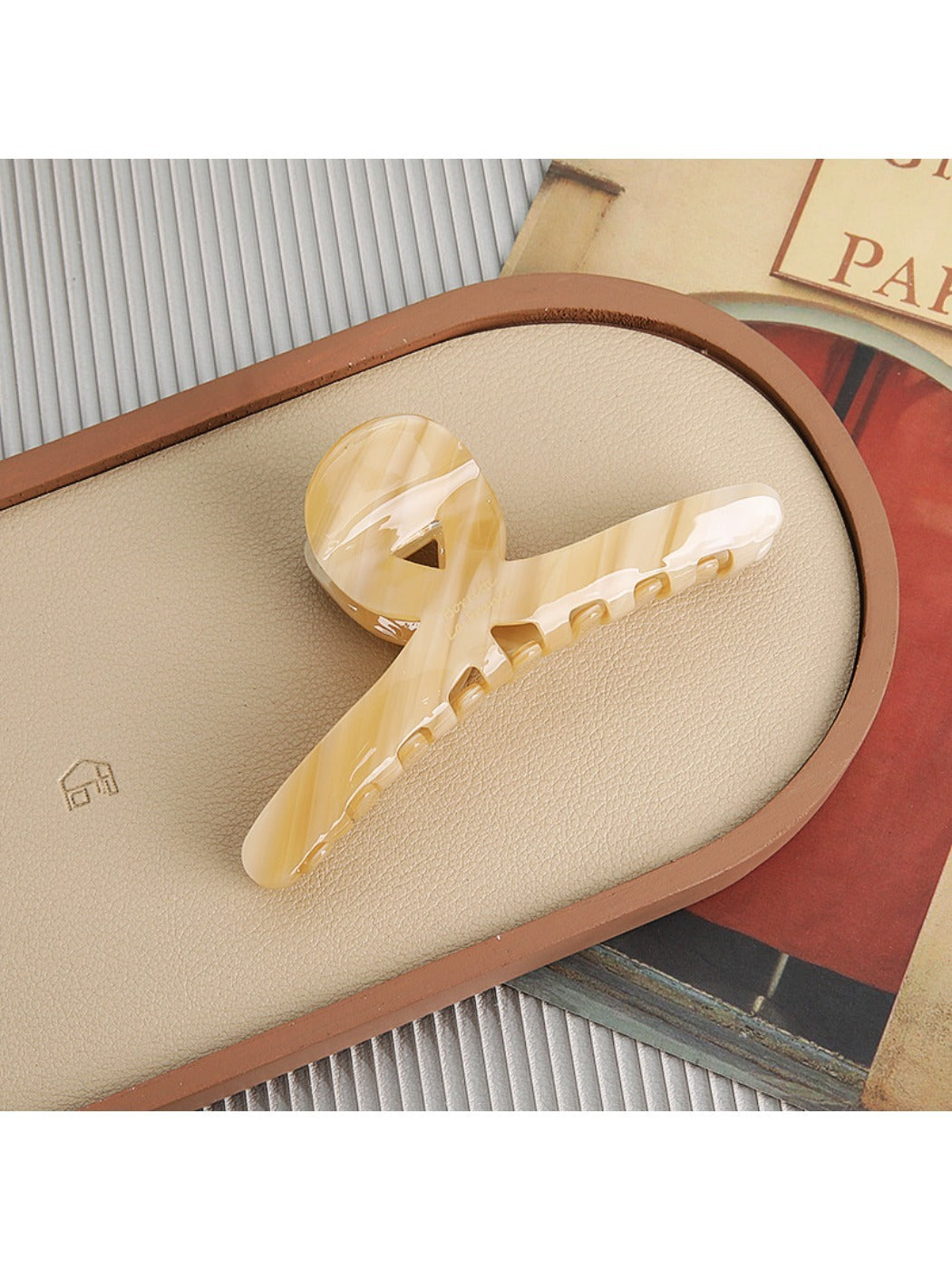 Beau - Elegant Large Hair Claw Clip