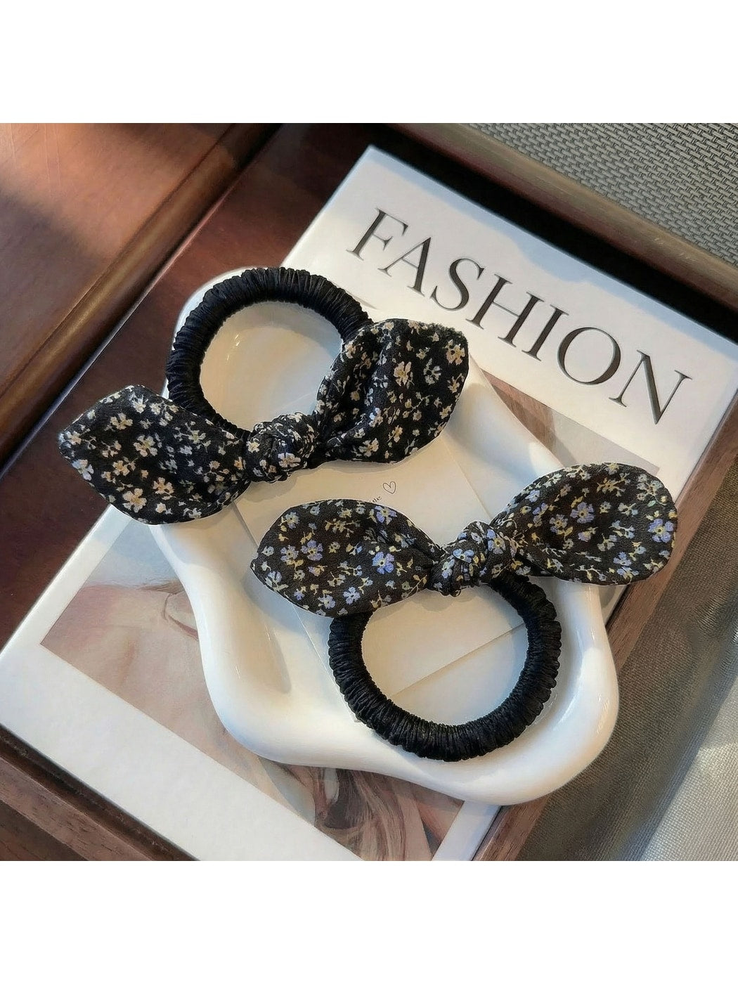 Gifty - Floral Bunny Ear Bow Detail Polyester Hair Tie