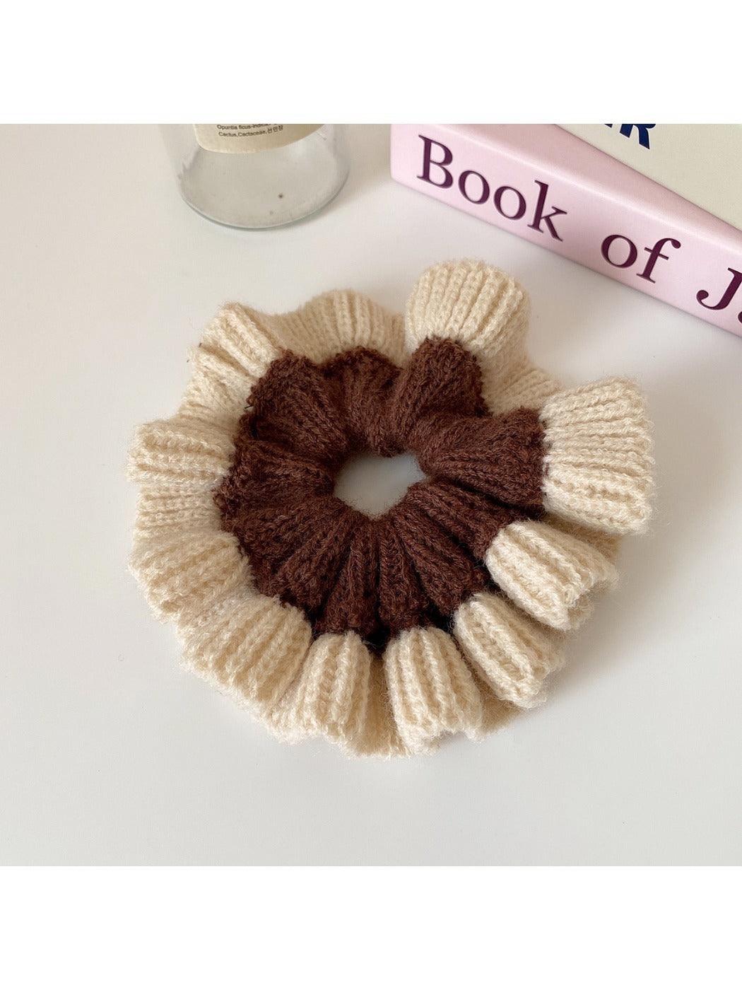 Gifty - Chunky Yarn Scrunchie Hair Tie