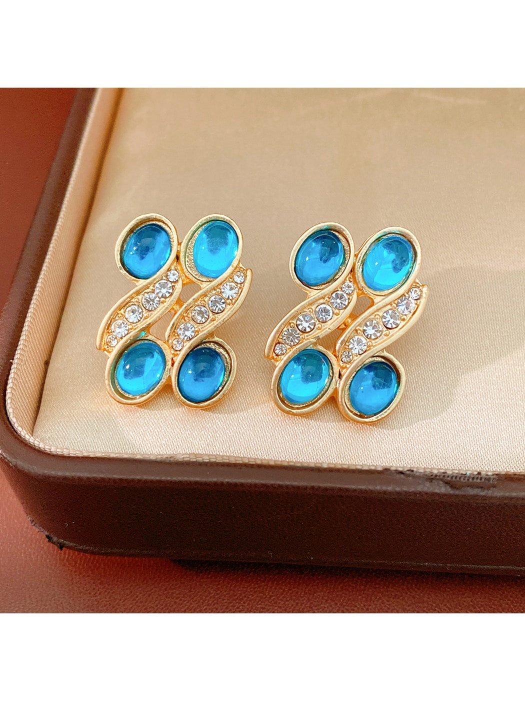 Nozari - Vintage Oval Rhinestone Necklace and Earrings