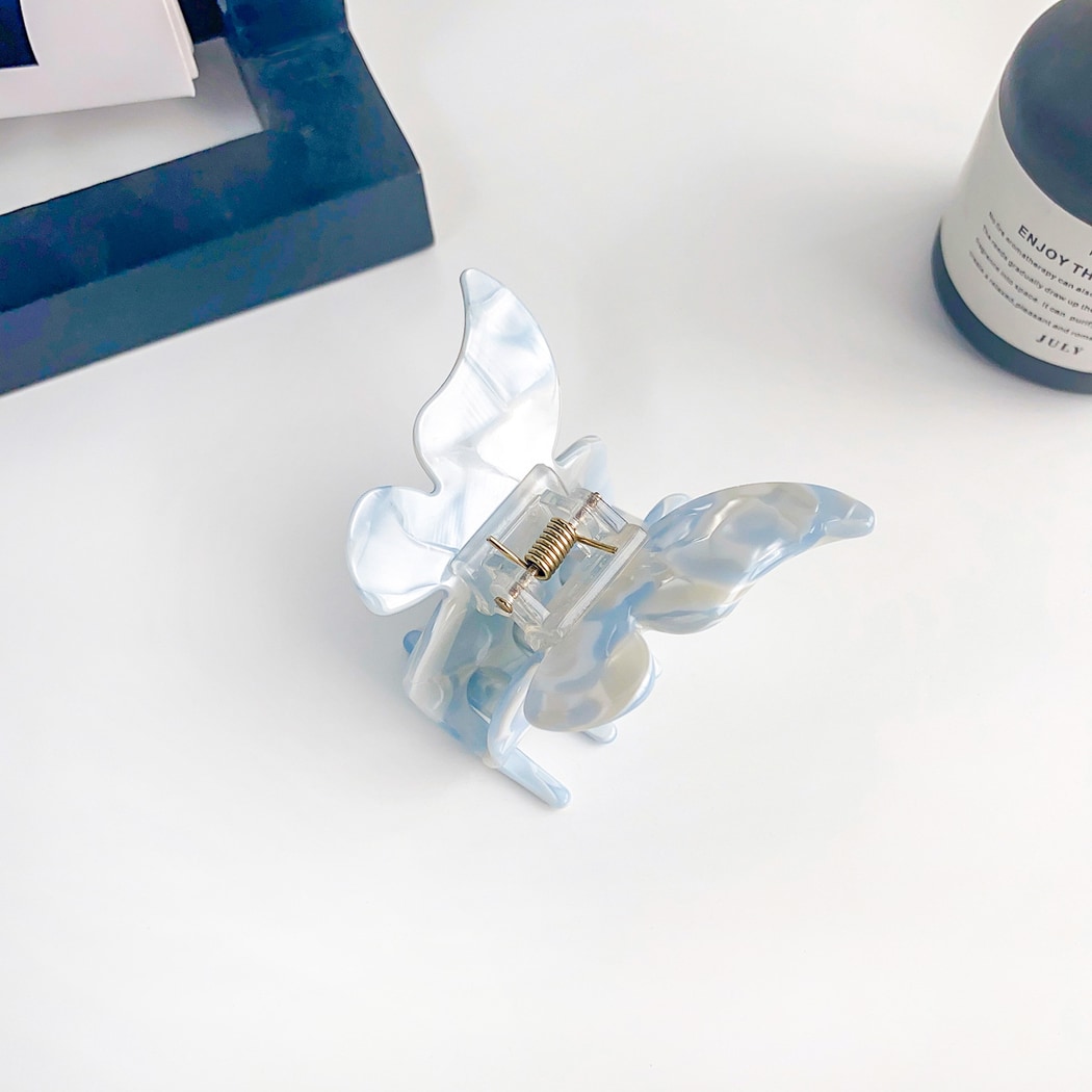 Beau - Simple Butterfly Shaped Claw Clip