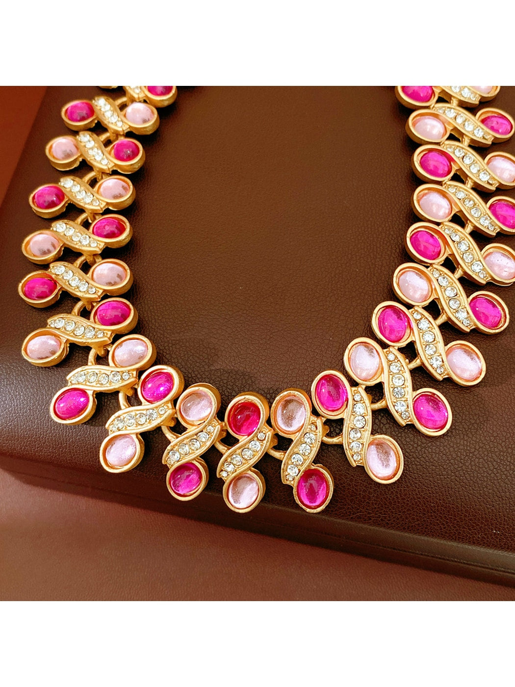 Nozari - Vintage Geometric Oval Rhinestone Necklace