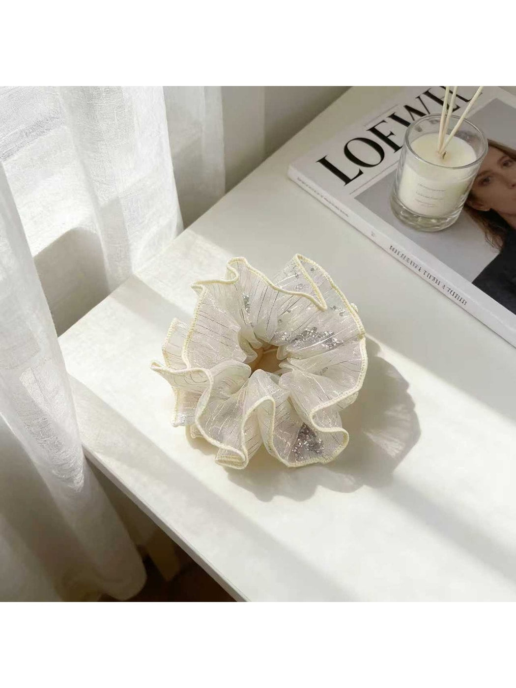 Gifty - Minimalist Polyester Circle Detail Scrunchie