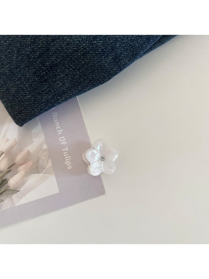 Beau - Mini Flower Shaped Hair Claw Clip