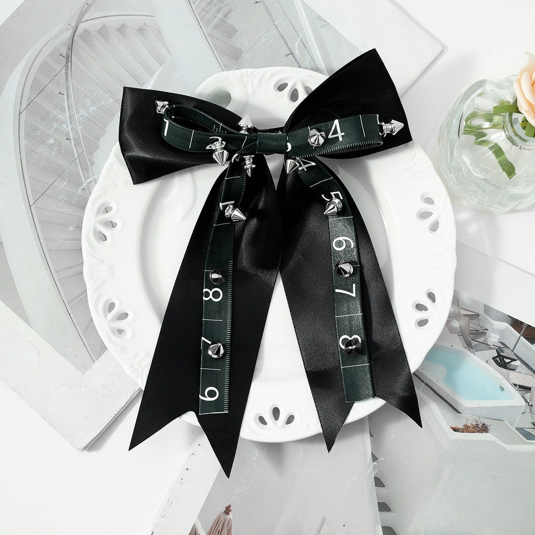 Beau - Y2K Rivet Detail Bow Hair Clip