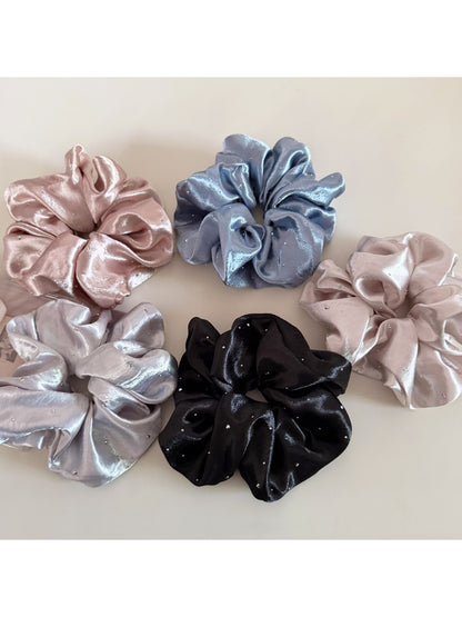 Gifty - Elegant Satin Crinkle Scrunchie