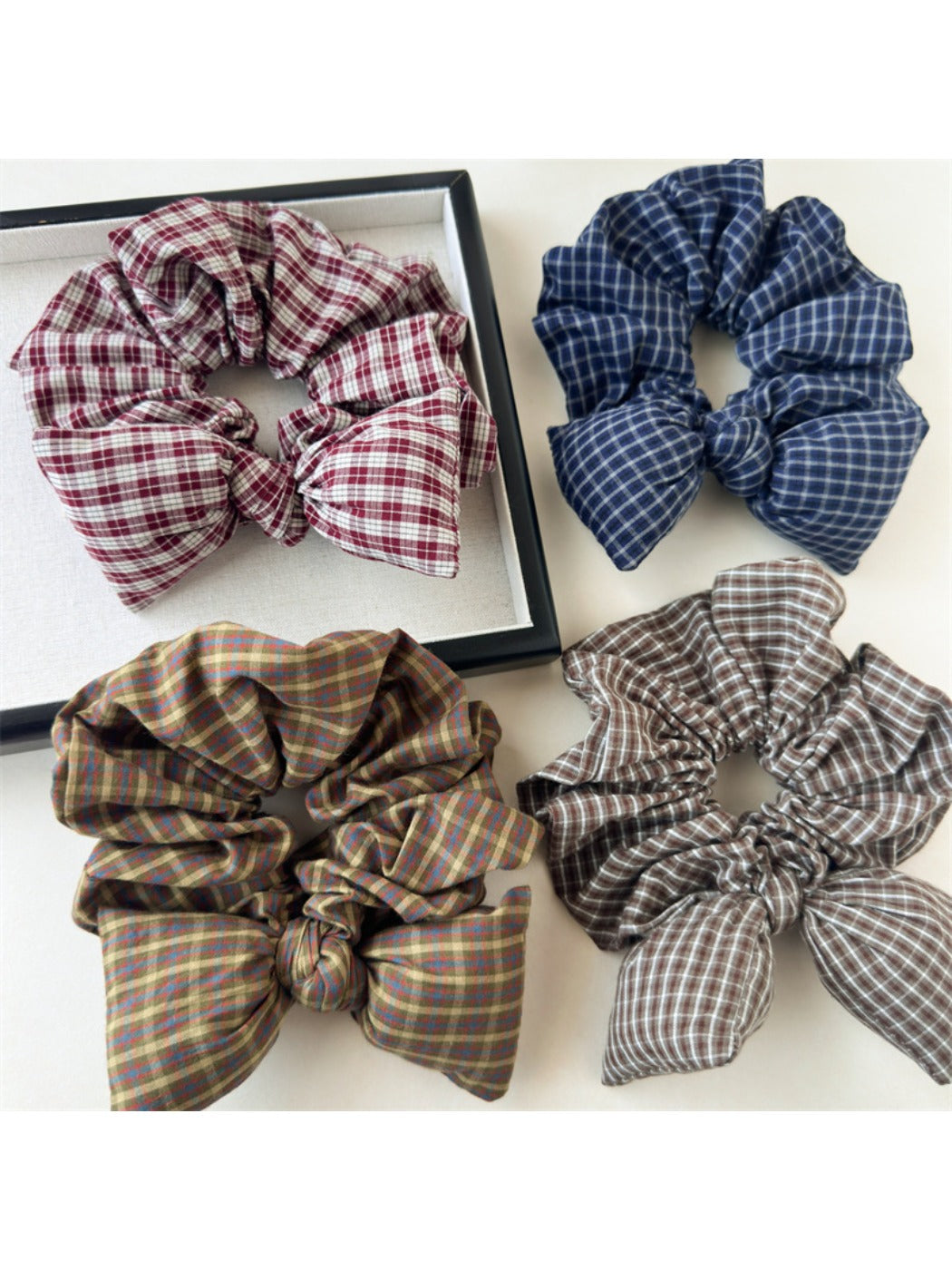 Gifty - Plaid Bow Scrunchie Hair Tie