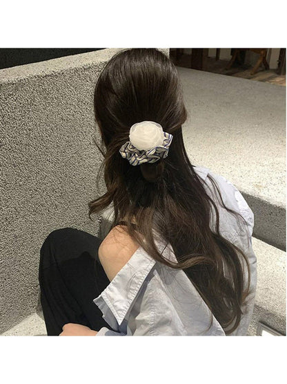 Gifty - Rose Accent Striped Fabric Scrunchie