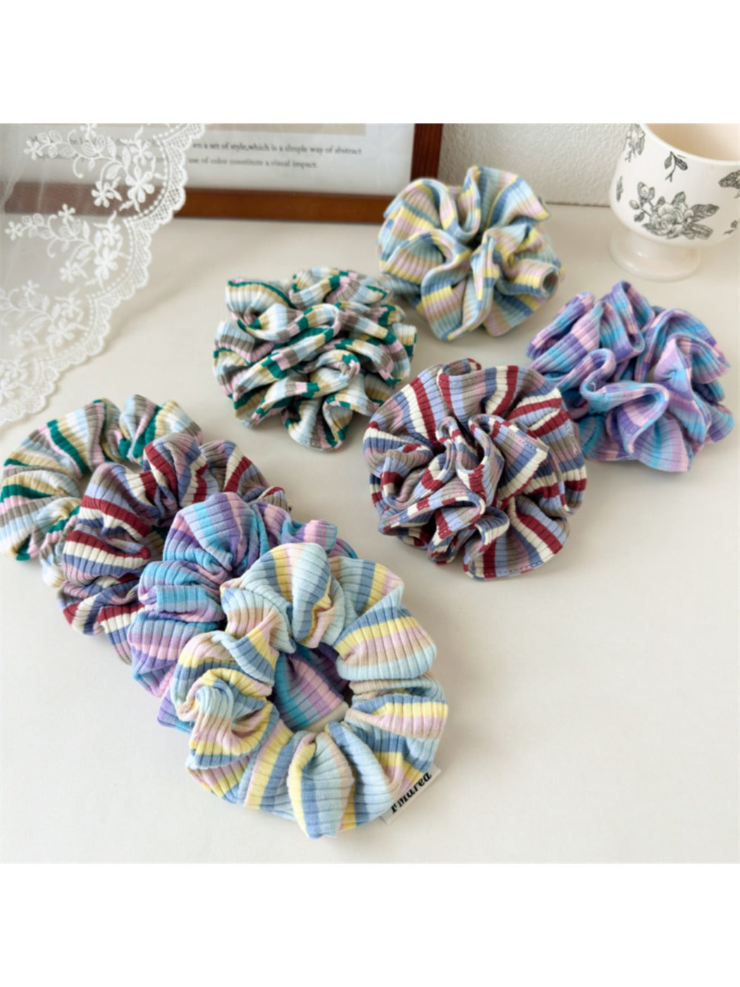 Gifty - Cute Versatile Color Blocking Scrunchie