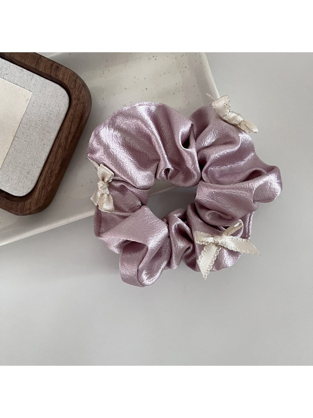 Gifty - Pearlescent Satin Bow Scrunchie