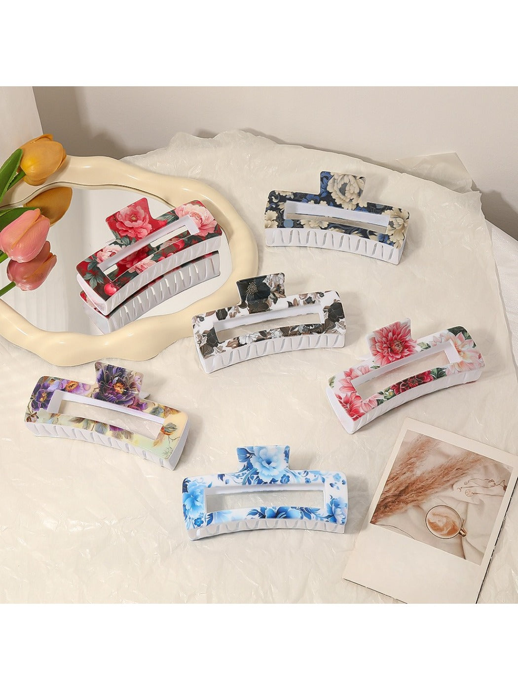 Beau - Classic Floral Pattern Hair Clip