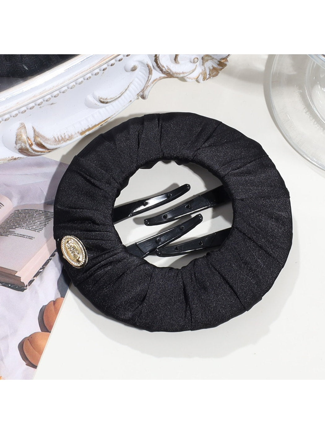 Beau - Minimalist Flat Round Polyester Claw Clip