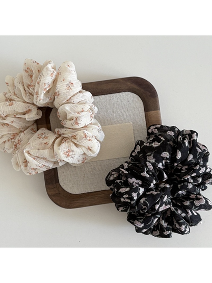 Gifty - Vintage Floral Ruffled Polyester Scrunchie