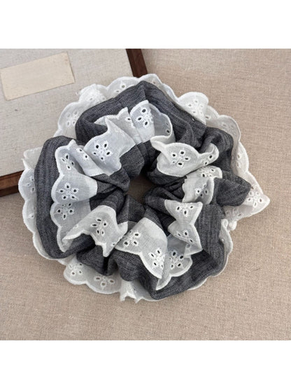 Gifty - Lace Polka Dot Scrunchie