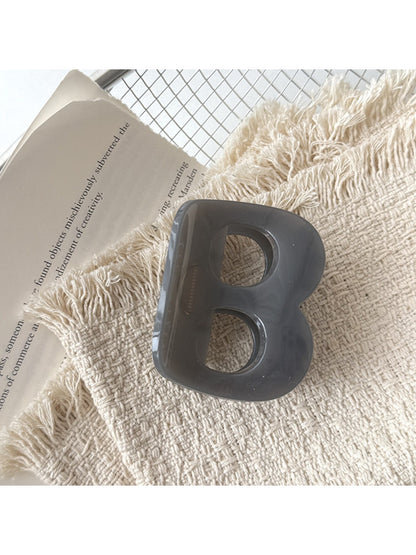 Beau - Minimalist B Shaped Hair Claw Clip