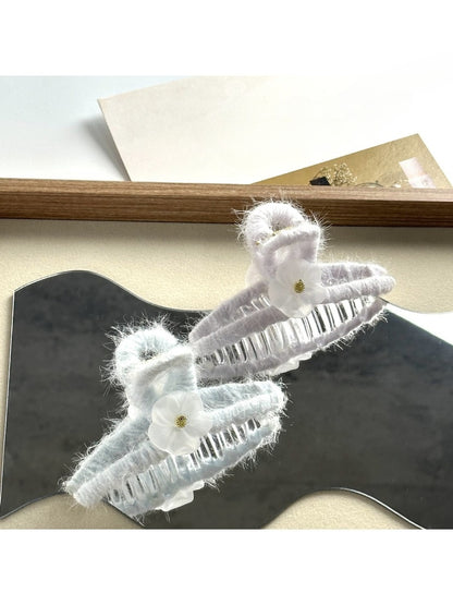 Beau - Plush Floral Decorative Claw Clip