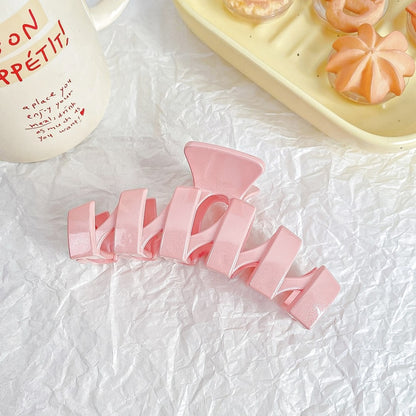 Beau - Geometric Plastic Line Detail Claw Hair Clip