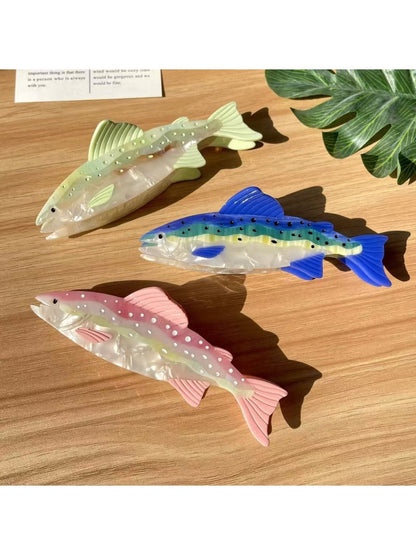Side view of Beau elegant salmon shaped hair claw clip with curved teeth