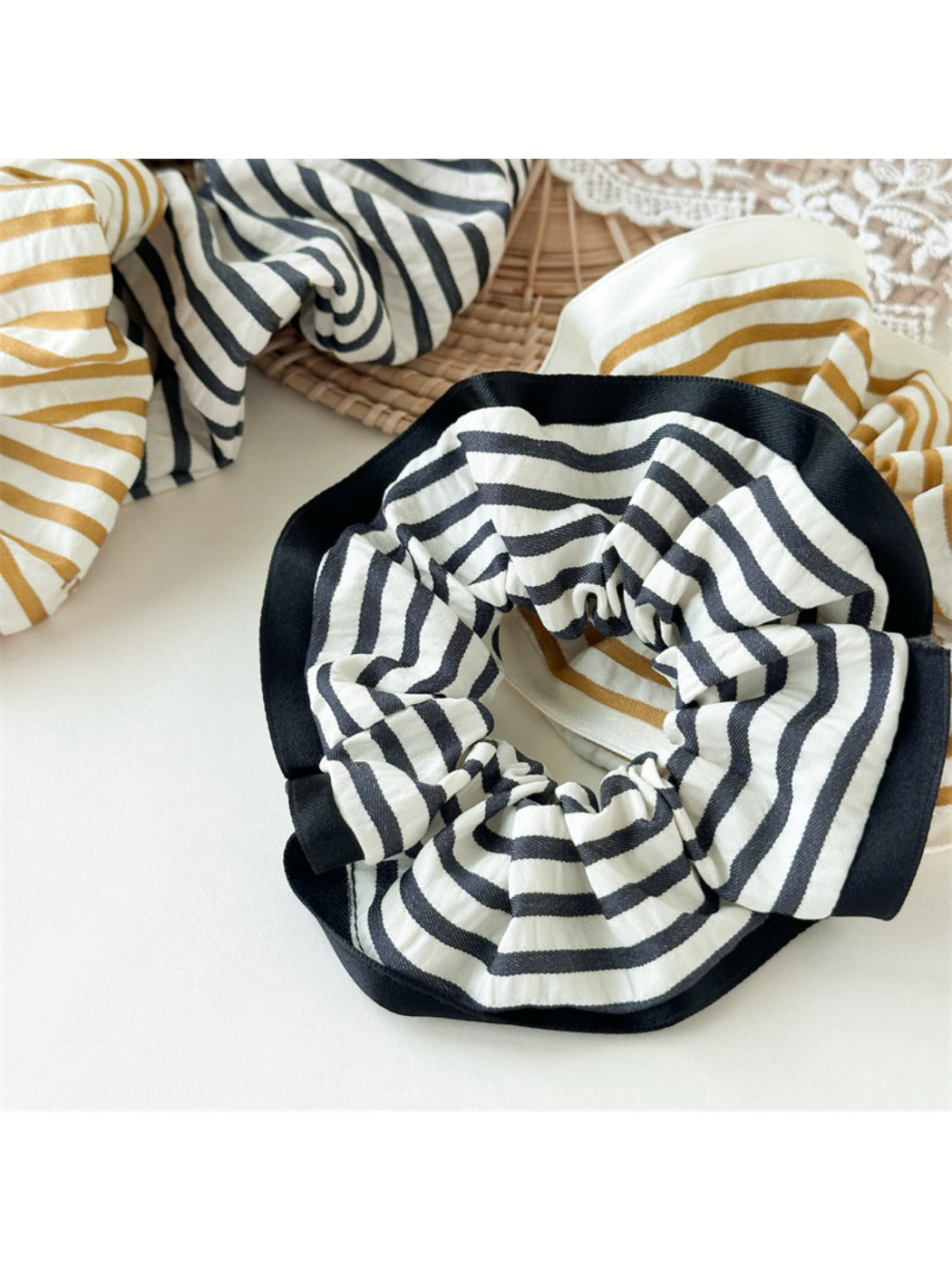 Gifty - Trendy Striped Fabric Scrunchie