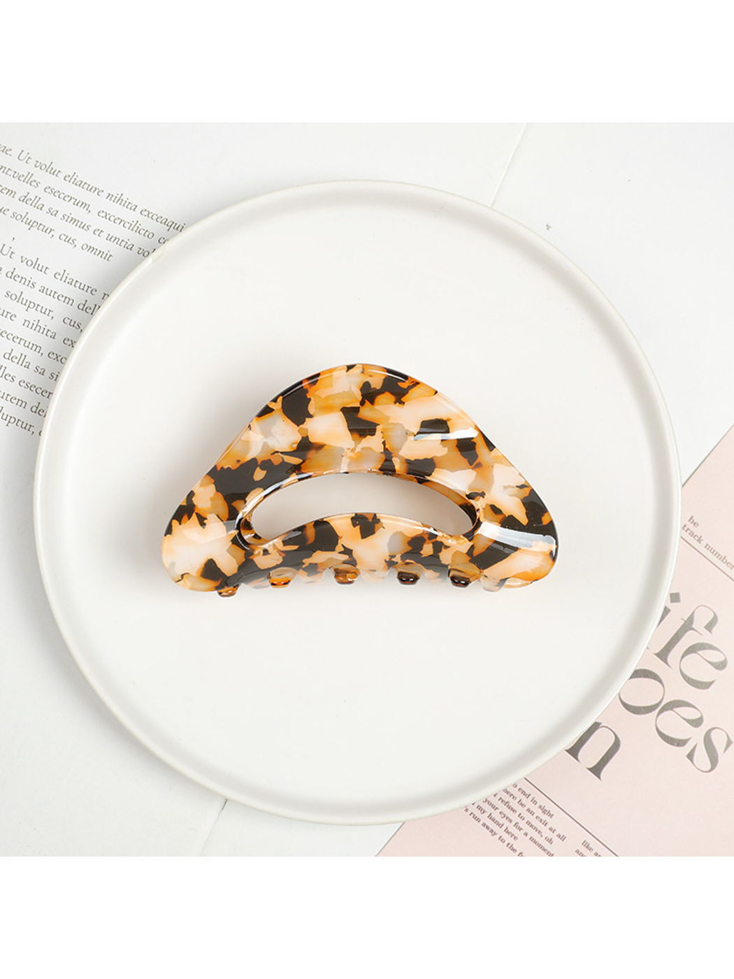 Beau - Acrylic Geometric Pattern Curved Claw Clip