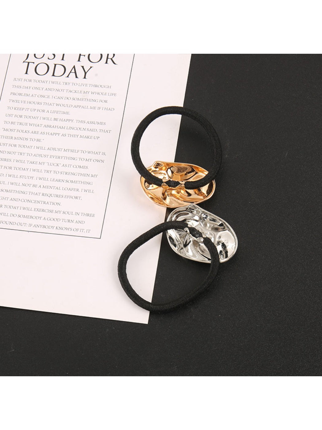 Gifty - Minimalist Oval Shaped Hair Ties