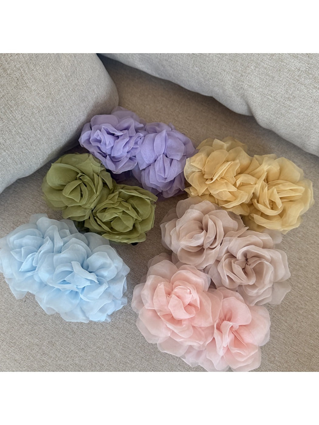 Beau - Elegant Rose Shaped Banana Clip